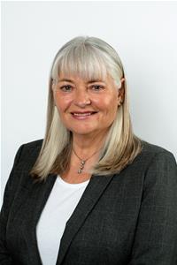 Profile image for Councillor Lesley Dyball